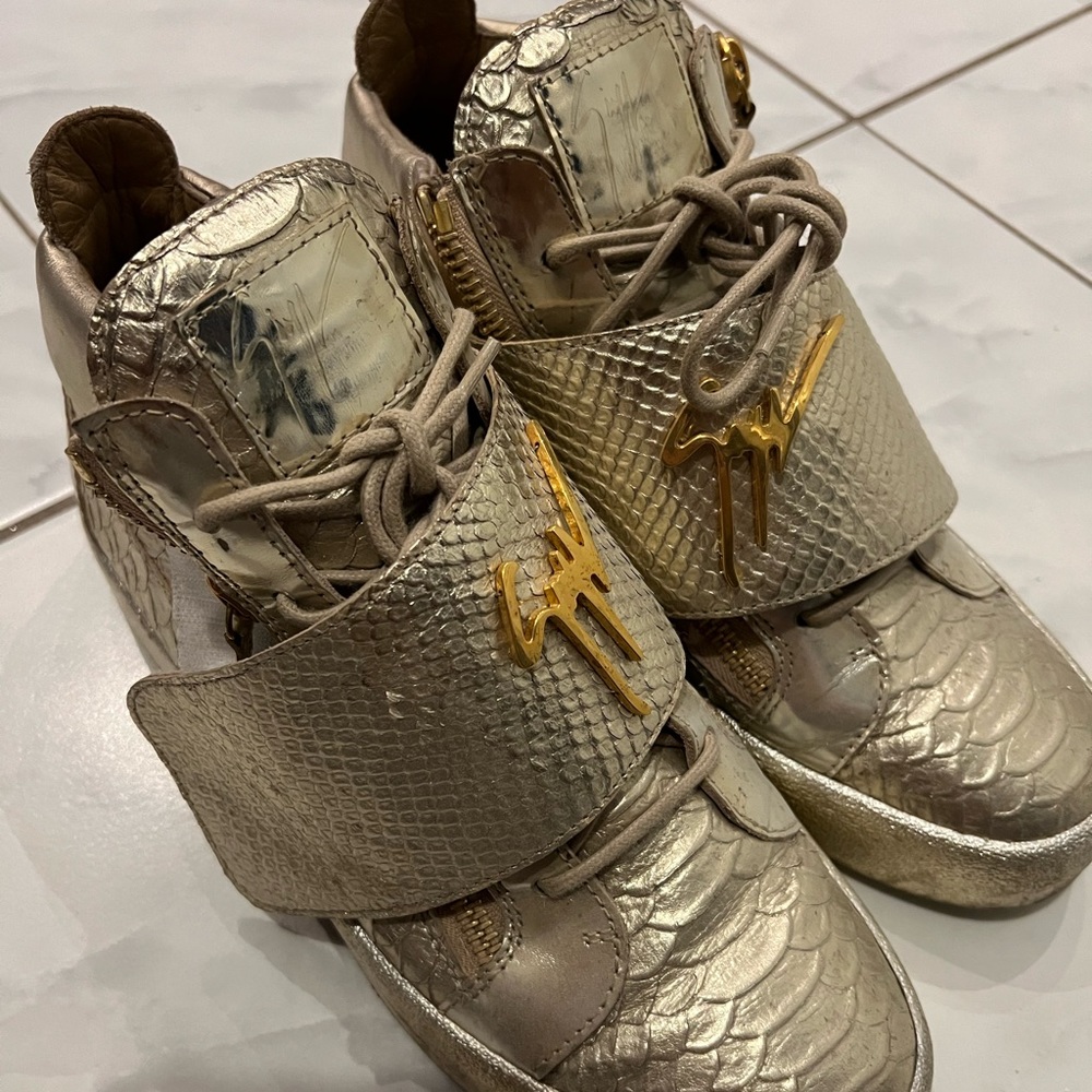 Mens Guiseppe Zanotti shoes - size 43